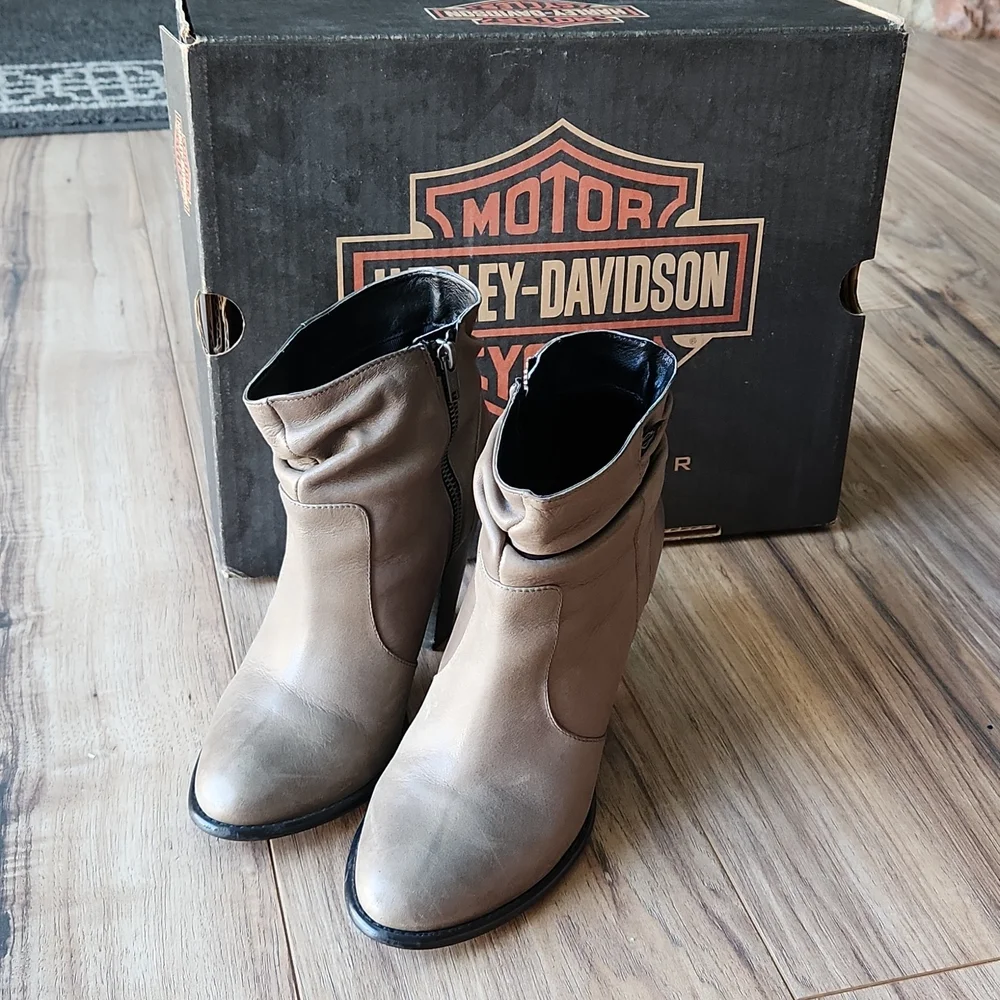 Booties - Picture 7 of 9